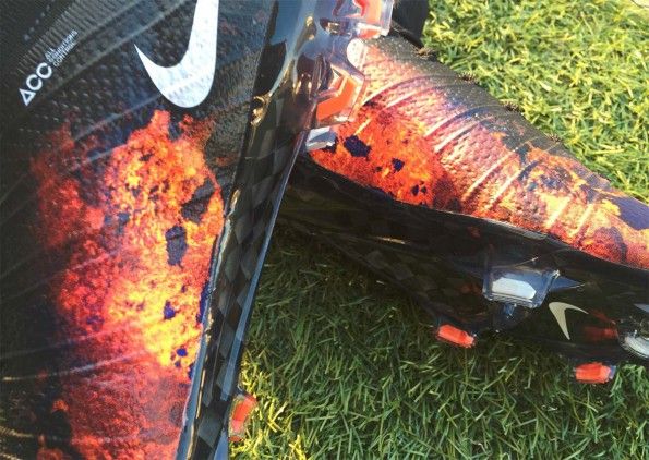 Dettaglio scarpini Superfly Savage Beauty