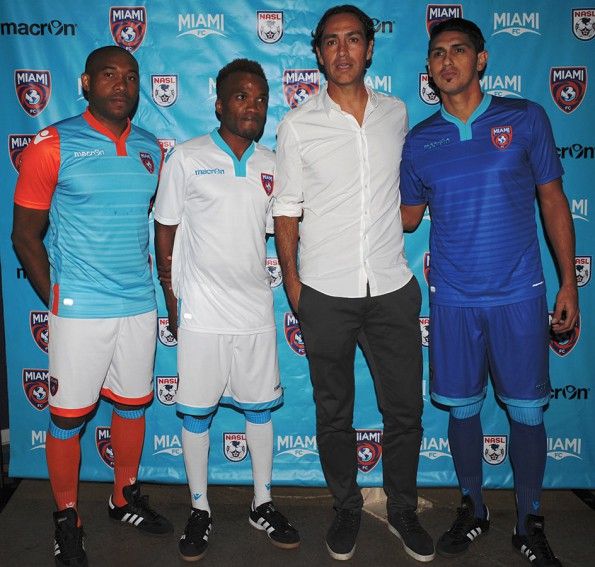Presentazione kit Miami FC 2016-17 con Nesta