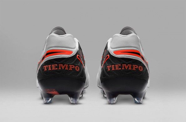 Le Tiempo VI viste da dietro