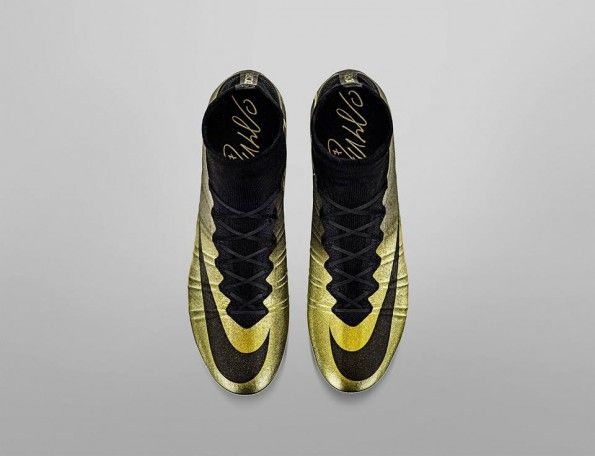 Mercurial Superfly CR7 dorate nere