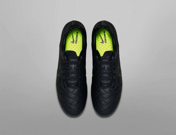 Nike Tiempo Legend V total black