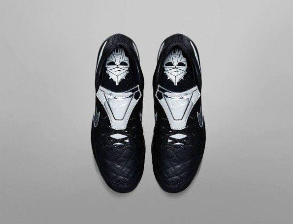 Nike Tiempo Legend V Totti edition