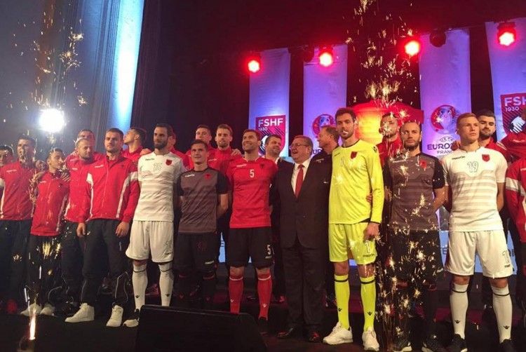 Presentazione ufficiale maglie Albania Europei 2016