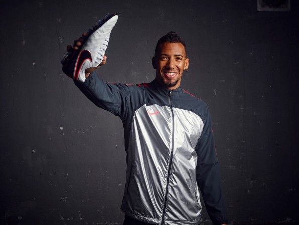 Boateng mostra le Tiempo Legend 6