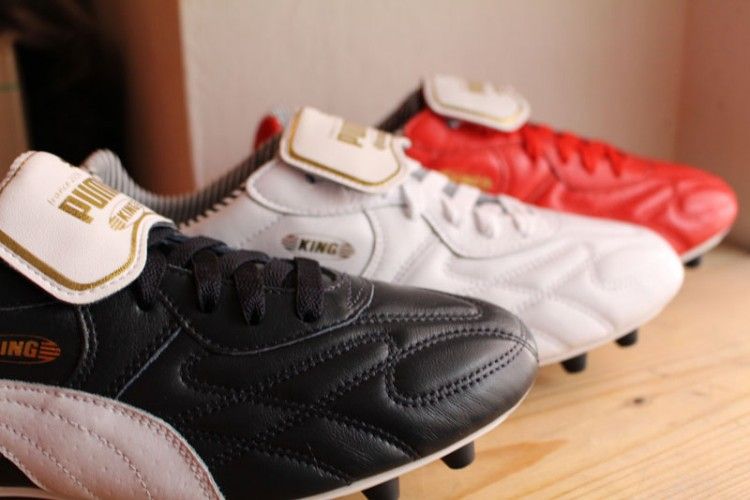 Le tre scarpe Puma King Stripe Top