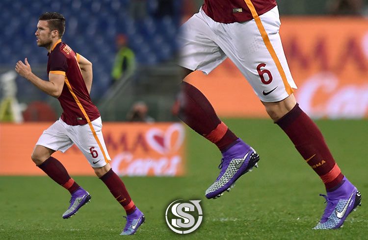 Strootman metal flash