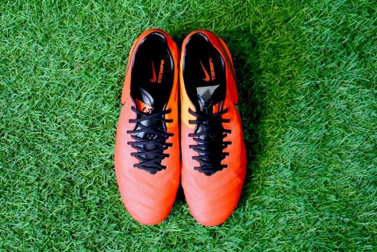 Nike Tiempo Metal Flash