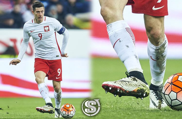 Robert Lewandowski (Polonia) - Nike HyperVenom Phantom II (Nike Skin prima generazione)