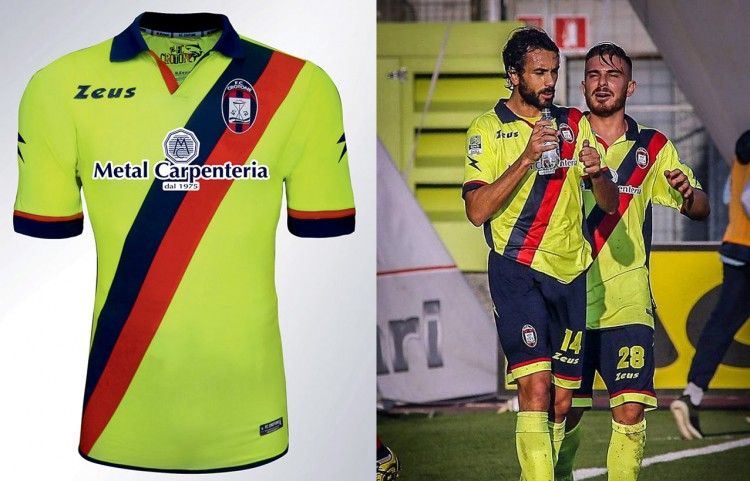 Terza maglia Crotone 2015-2016 gialla