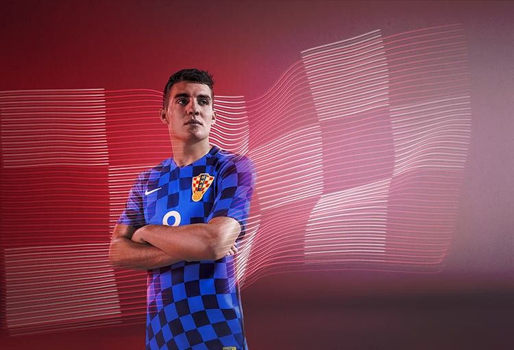 Kovacic indossa la maglia away della Croazia per Euro 2016