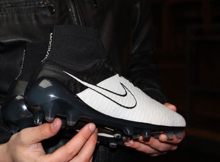 Scarpe Nike Magista Obra Tech Craft black-whiteScarpe Nike Magista Obra Tech Craft black-white