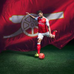 Olivier Giroud, divisa Arsenal 2016-17 Puma