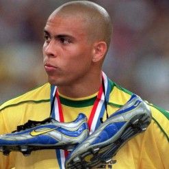 scarpe ronaldo fenomeno