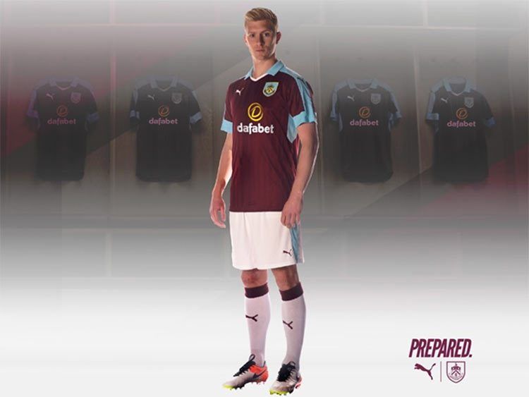 Divisa Burnley 2016-17 home