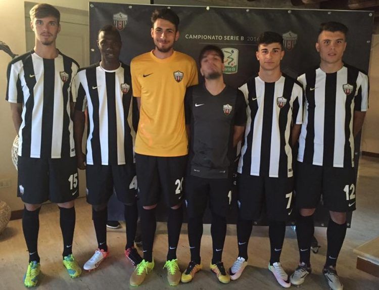 I calciatori con la maglia dell'Ascoli 2016-2017
