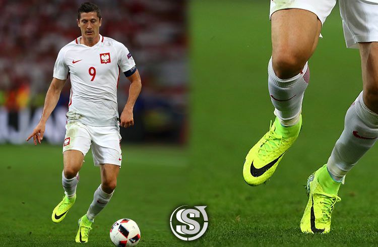 Robert Lewandowski (Polonia) - Nike HyperVenom Phantom II