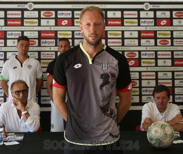 Maglia portiere Cesena 2016-17 con il Cavalluccio