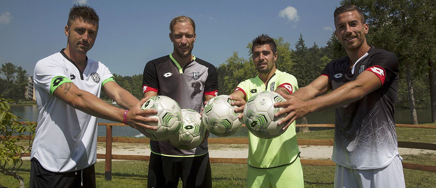 Presentazione maglie Cesena 2016-2017 Lotto
