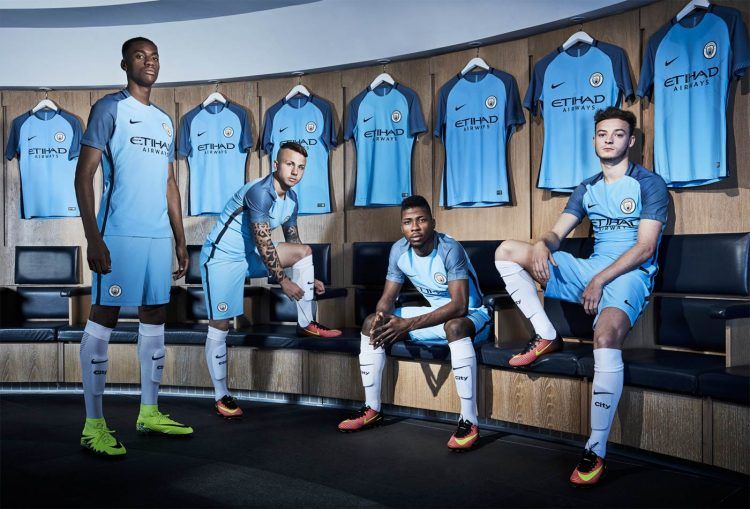 La nuova maglia del Manchester City 2016-2017
