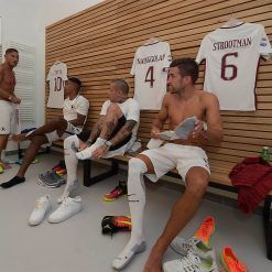 Totti e compagni indossano la maglia away della Roma 2016-17
