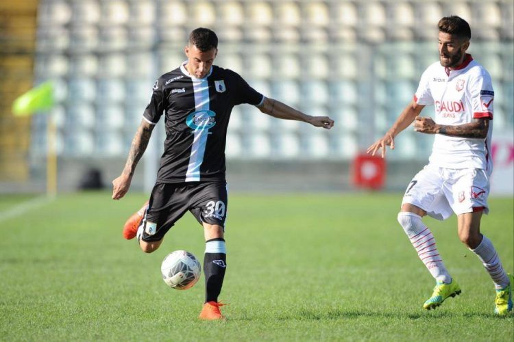 Seconda maglia Entella 2016-2017 nera