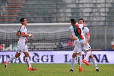 Divisa Ternana away 2016-17, retro