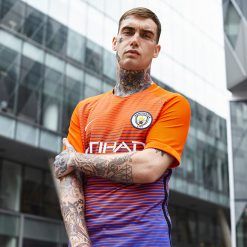 Michael Mayren, tifoso Manchester City con la terza maglia 2016-2017