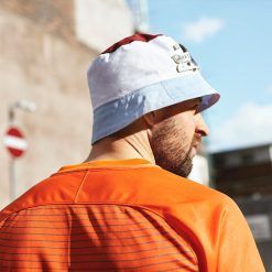 Bobby Graham indossa la terza maglia del City 2016-17