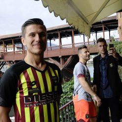 Bassano Virtus e Lotto, presentazione maglie sul Ponte Vecchio