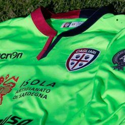 Maglia Cagliari con stemma Chapecoense