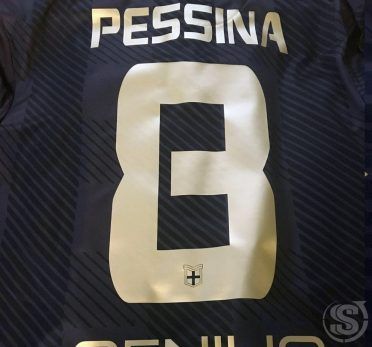Nome e numero Pessina dorati maglia Como