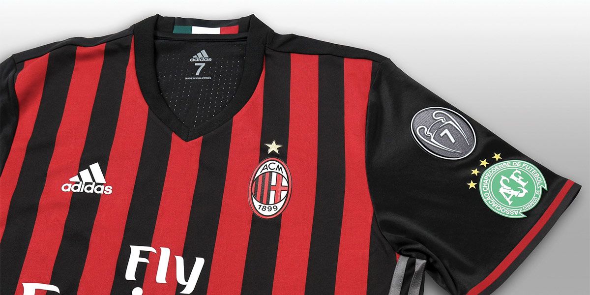 Maglia Milan logo Chapecoense manica