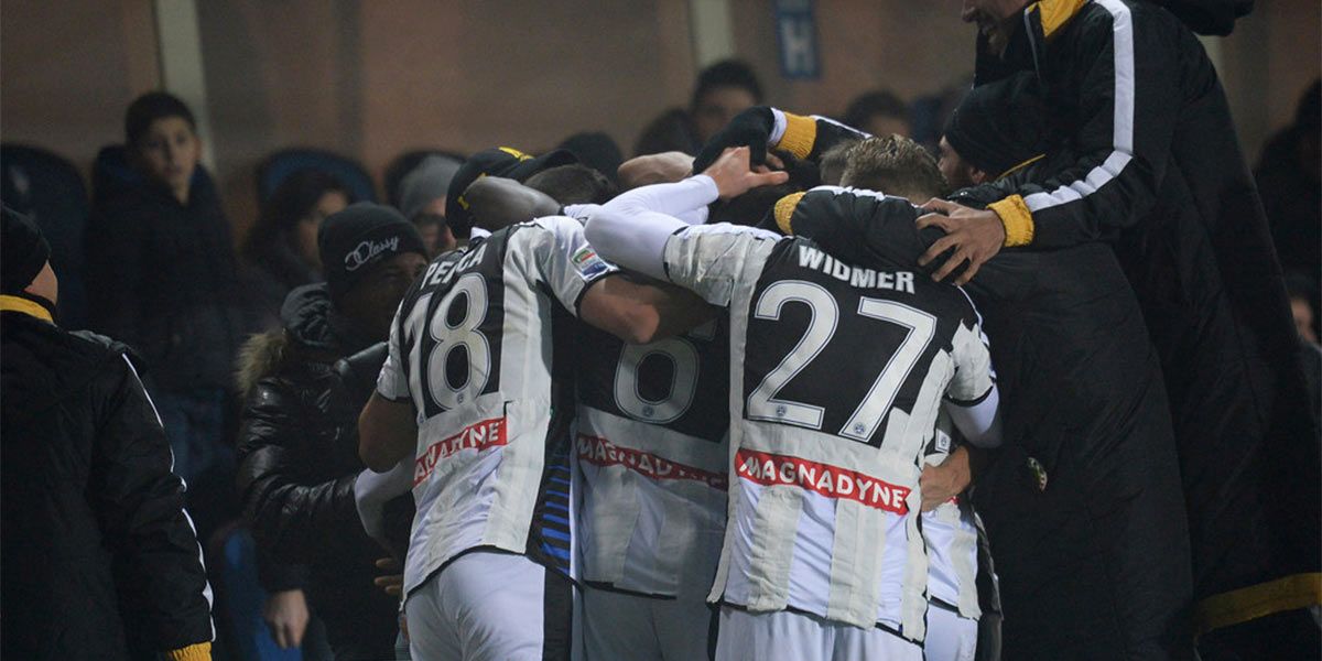 Udinese, le maglie con lo scotch