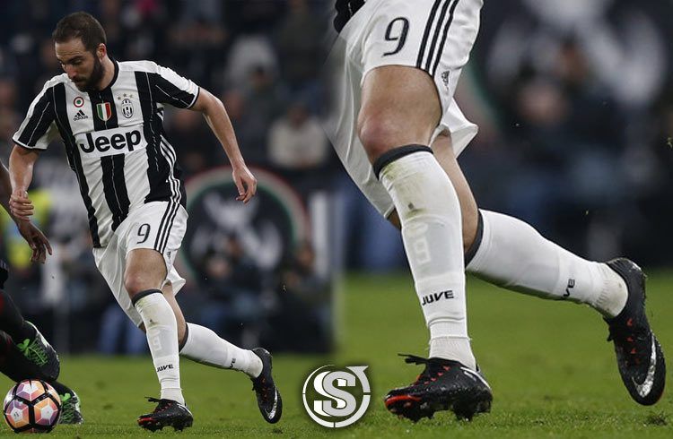 Gonzalo Higuain (Juventus) - Nike HyperVenom Phantom 3