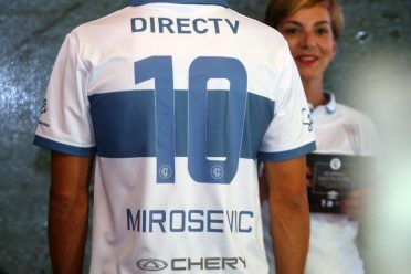 Font Universidad Catolica 80 anni