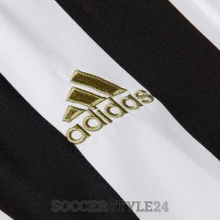 Logo adidas dorato maglia Juventus