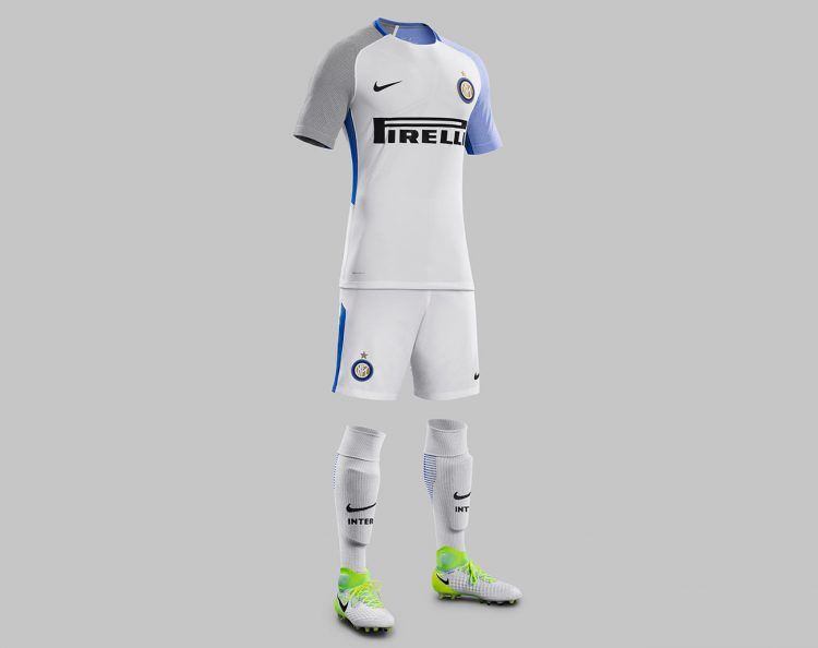 Divisa Inter trasferta 2017-2018