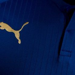 Logo Puma in oro, divisa Leicester