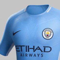 Dettaglio prima maglia Manchester City 2017-18