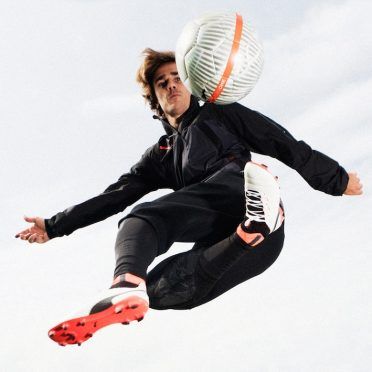 Griezmann con le nuove Puma One