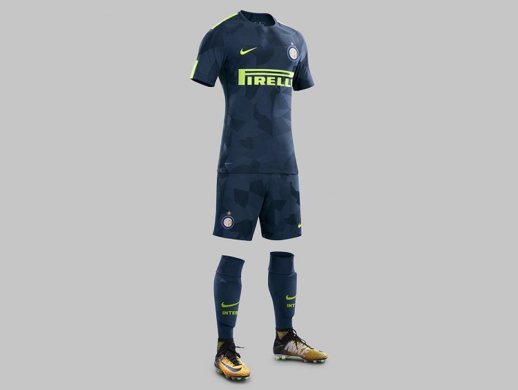 Terza divisa Inter 2017-2018 blu