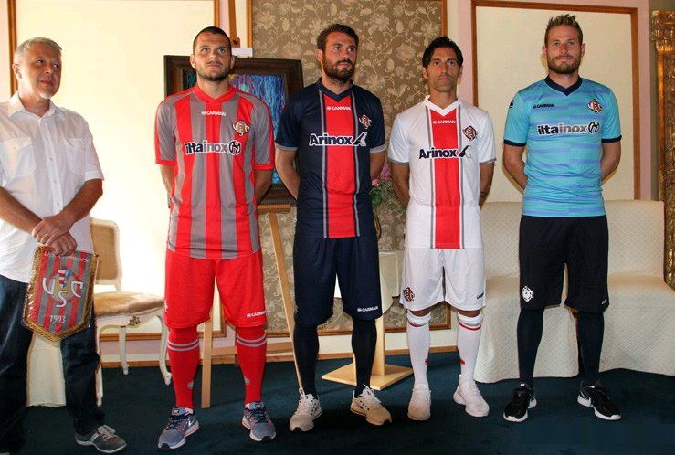 Presentazione maglie Cremonese 2017-2018