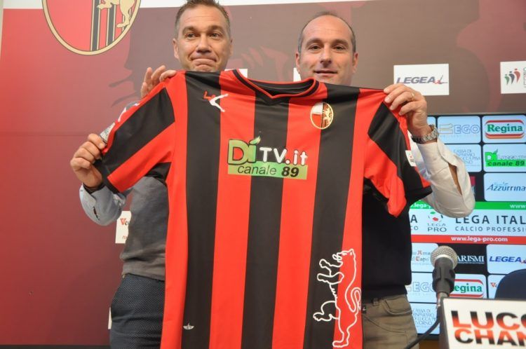 Maglia Lucchese 2017-2018 Legea