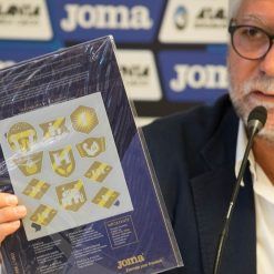 Gli adesivi termoapplicabili sulla maglia dell'Atalanta