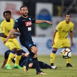 Mertens con la terza divisa del Napoli blu