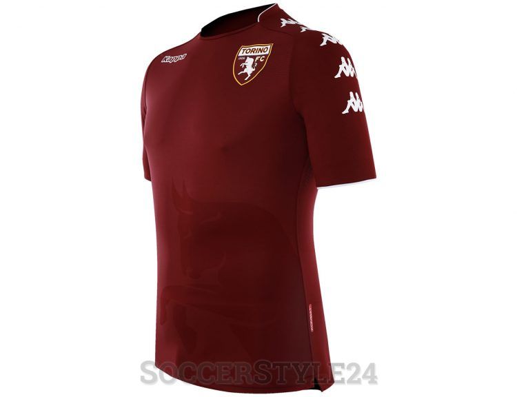 La maglia del Toro vista di lato