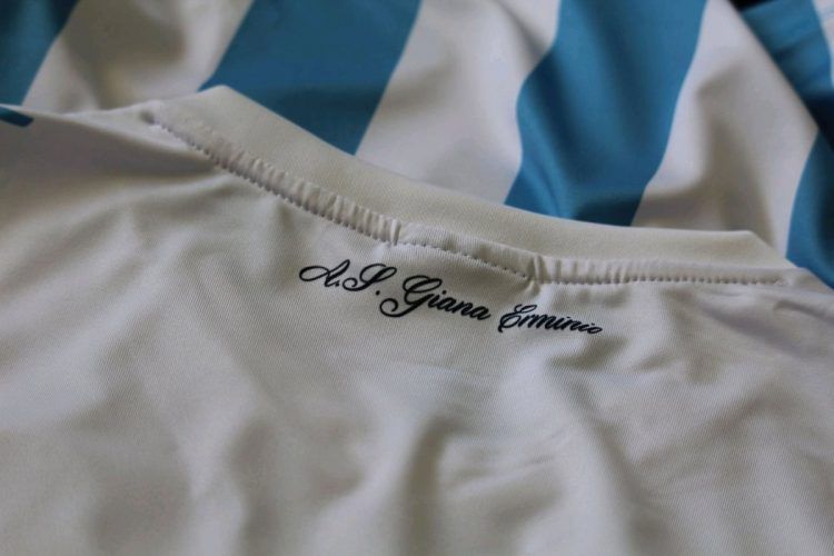 Scritta retro collo, prima maglia Giana Erminio