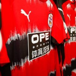 Dettaglio strisce rossonere Huddersfield Town