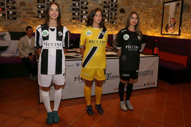 La presentazione delle maglie del Siena 2017-2018