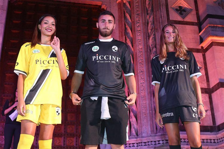 Terza maglia Siena nera 2017-2018